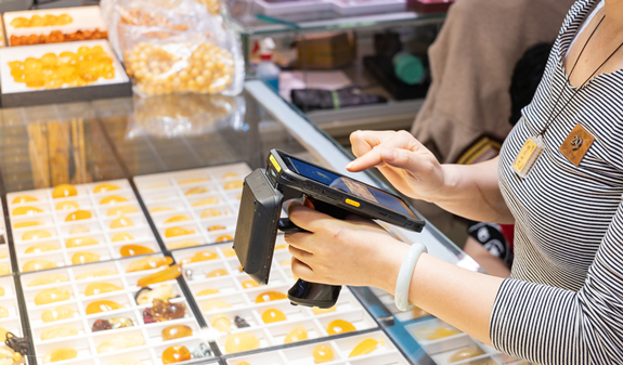 T2 UHF_珠寶店_手持2.jpg T2 UHF_珠寶店_手持2.jpg